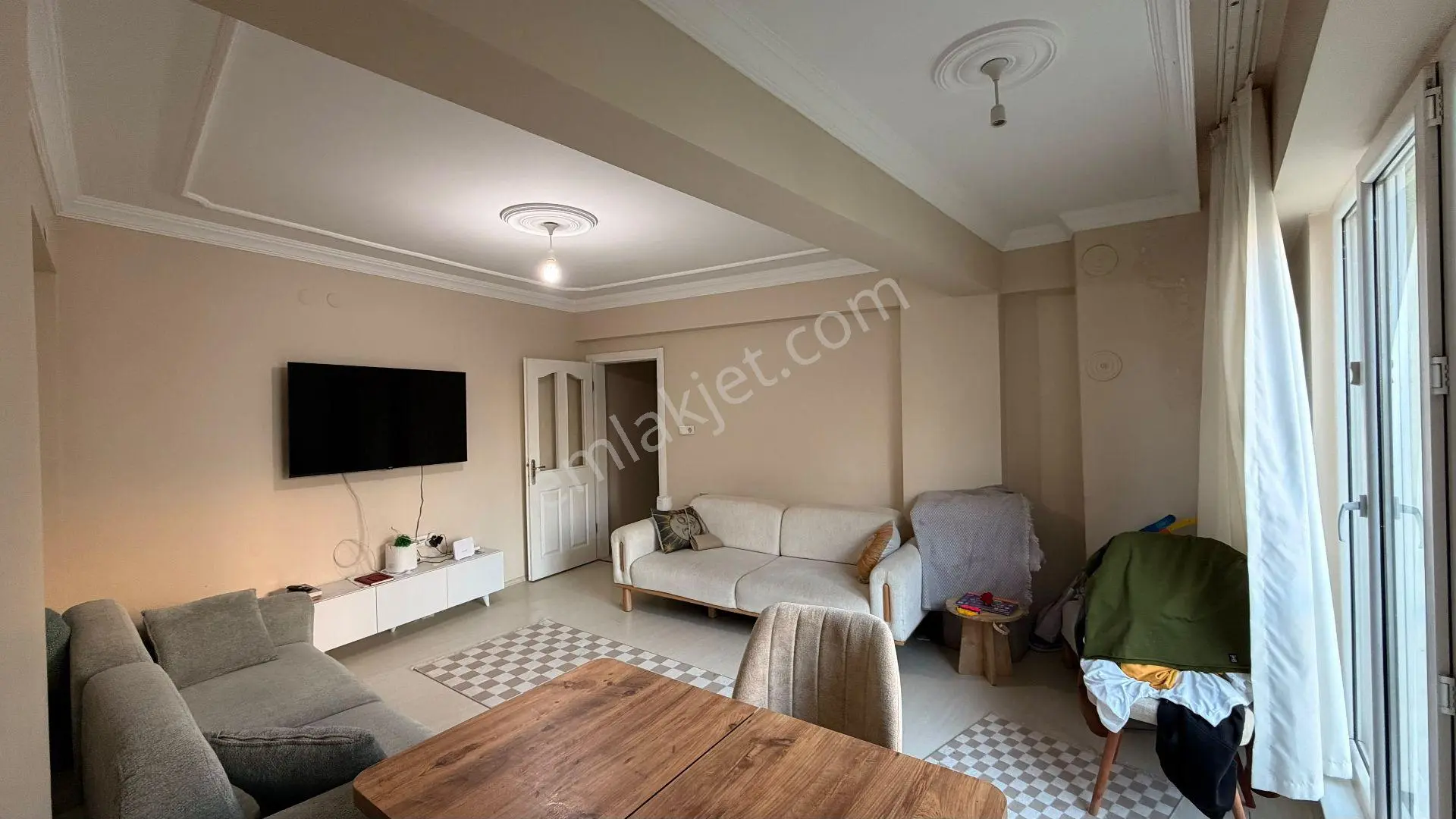 B&u Gayrimenkulden Karakaşta Şehrin Merkezinde Satılık 2+1 Daire — fotoğraf 2