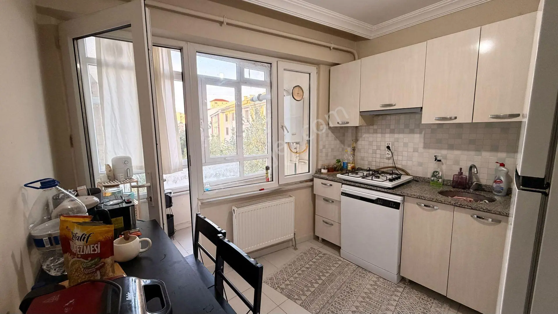 B&u Gayrimenkulden Karakaşta Şehrin Merkezinde Satılık 2+1 Daire — fotoğraf 8