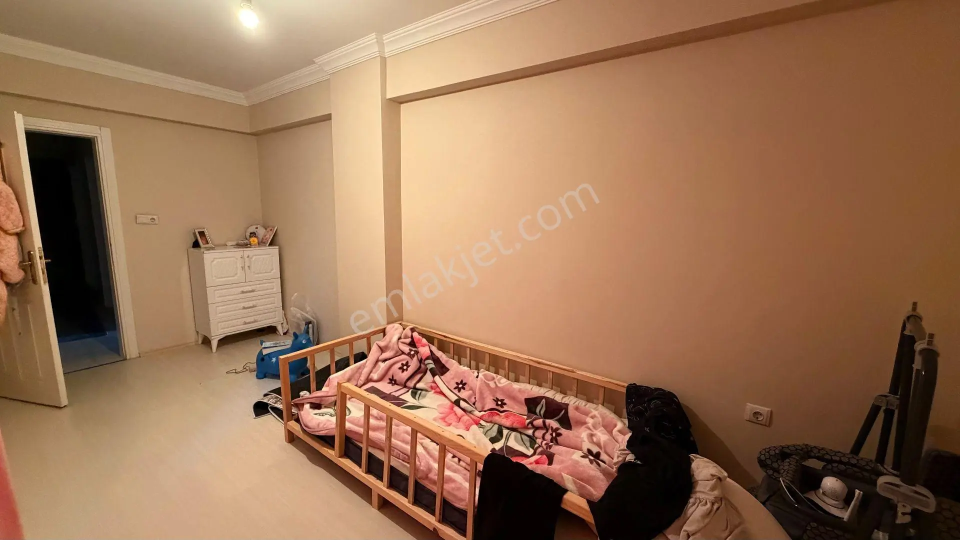 B&u Gayrimenkulden Karakaşta Şehrin Merkezinde Satılık 2+1 Daire — fotoğraf 13