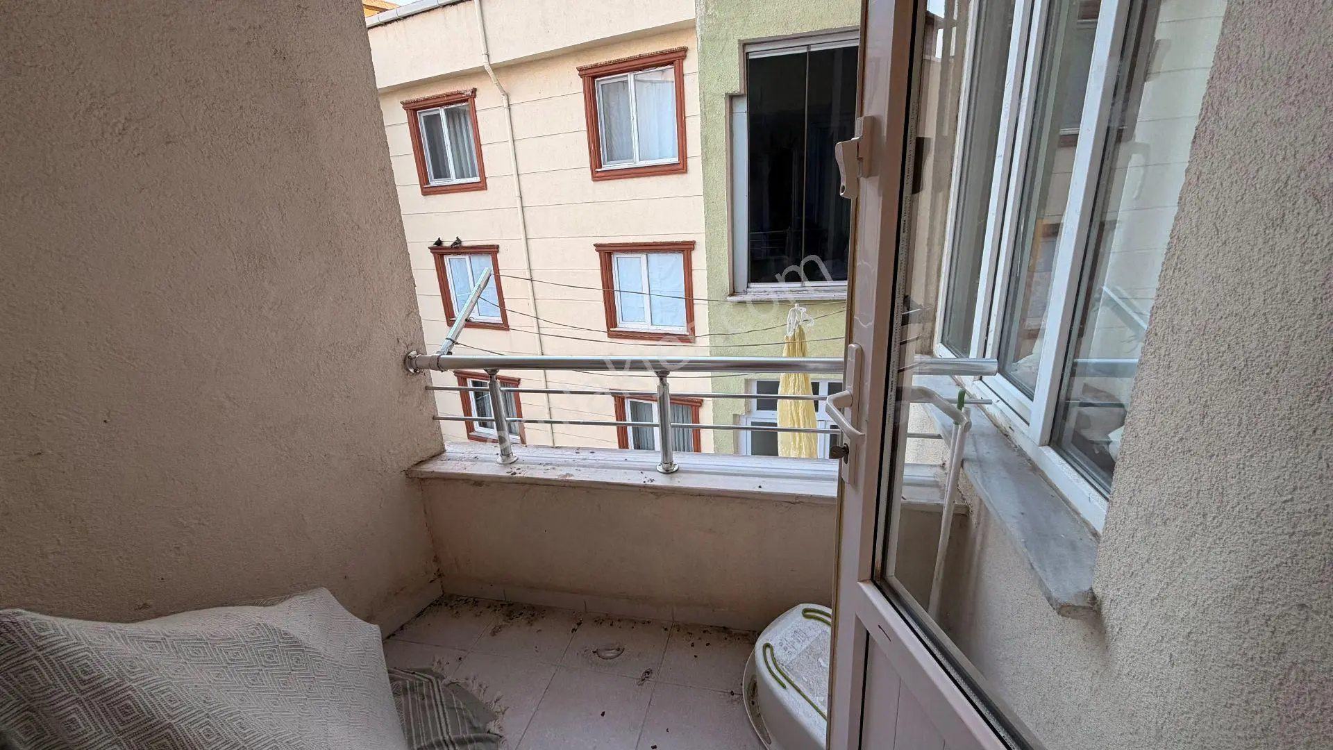 B&u Gayrimenkulden Karakaşta Şehrin Merkezinde Satılık 2+1 Daire — fotoğraf 14