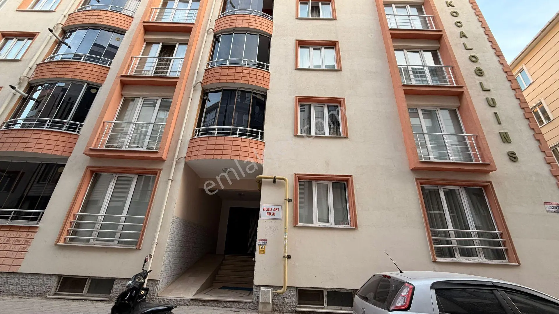 B&u Gayrimenkulden Karakaşta Şehrin Merkezinde Satılık 2+1 Daire — fotoğraf 19