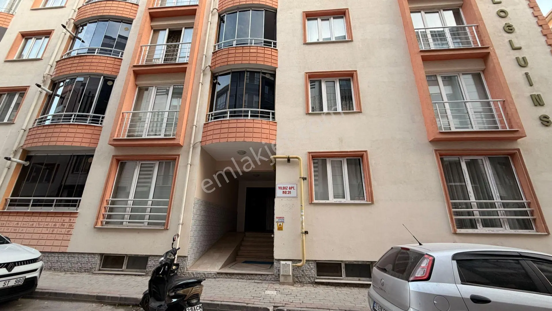 B&u Gayrimenkulden Karakaşta Şehrin Merkezinde Satılık 2+1 Daire — fotoğraf 20