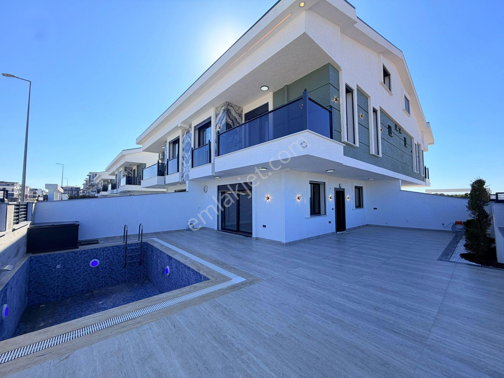 Didim Efeler Mahallesi'nde Havuzlu 3+1 Müstakil Villa — fotoğraf 3