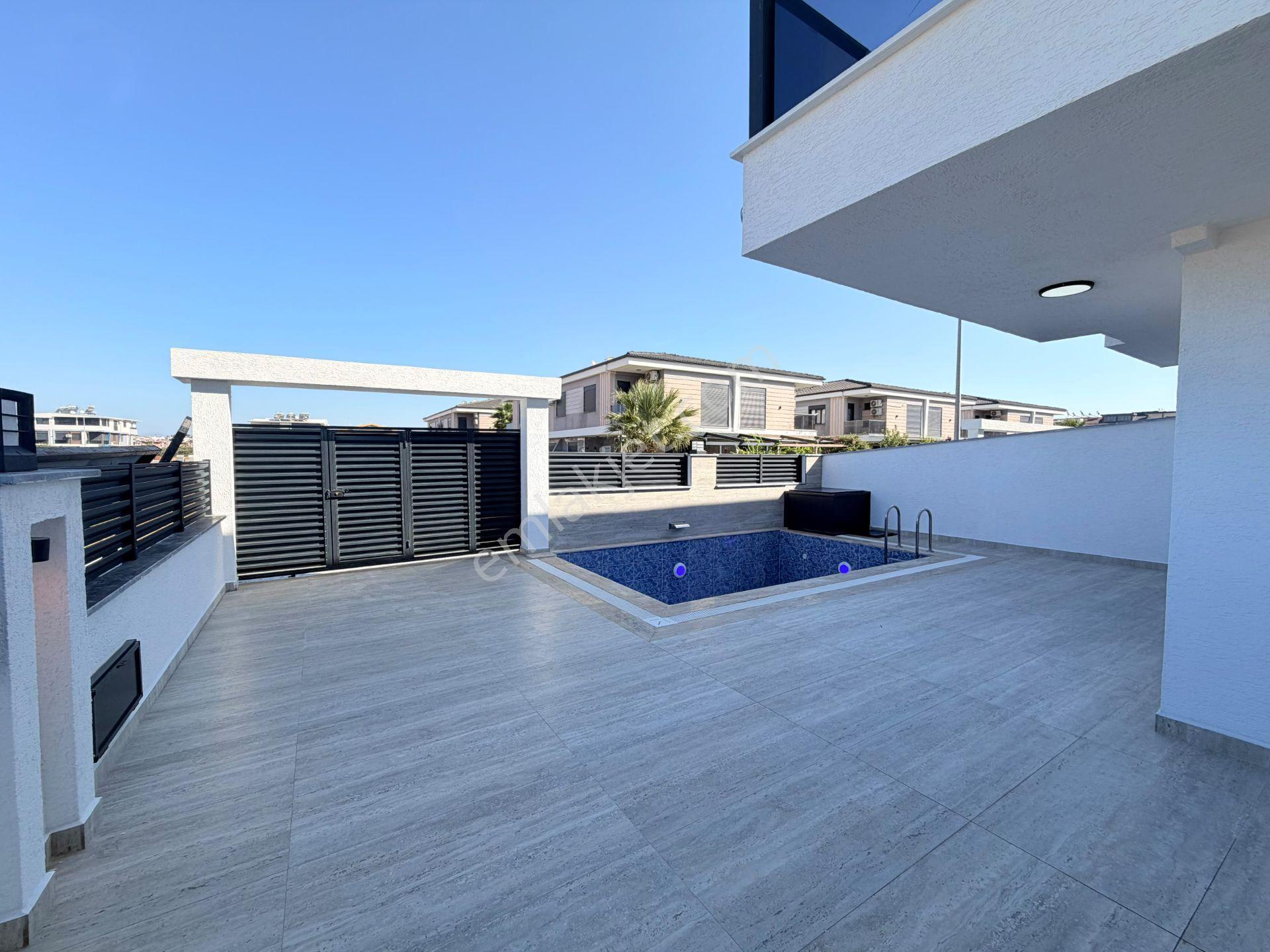 Didim Efeler Mahallesi'nde Havuzlu 3+1 Müstakil Villa — fotoğraf 4