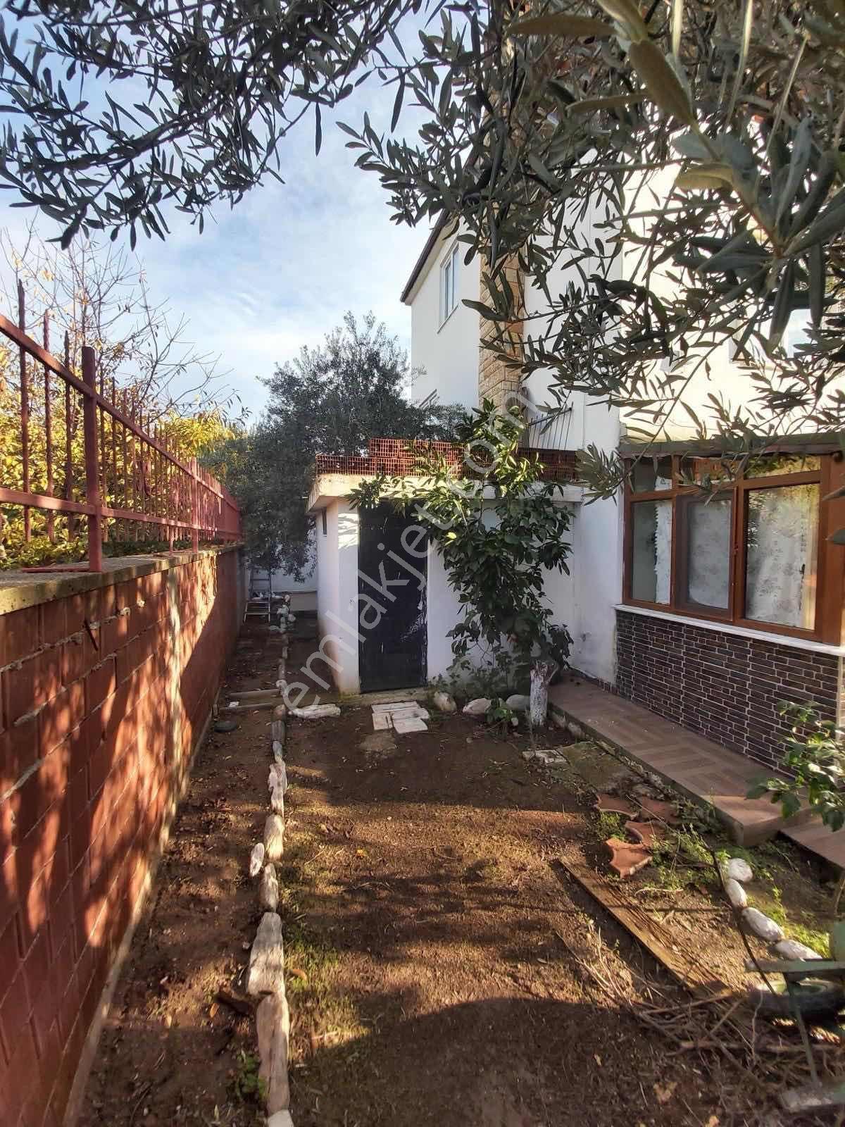 Akçay Coşgun Emlak'tan Kızılkeçilide Tripleks Villa — fotoğraf 2
