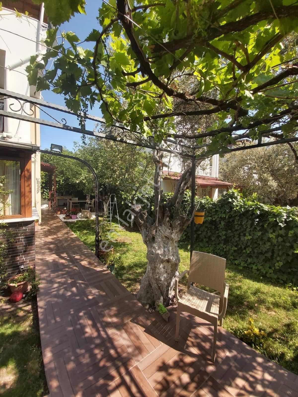Akçay Coşgun Emlak'tan Kızılkeçilide Tripleks Villa — fotoğraf 7