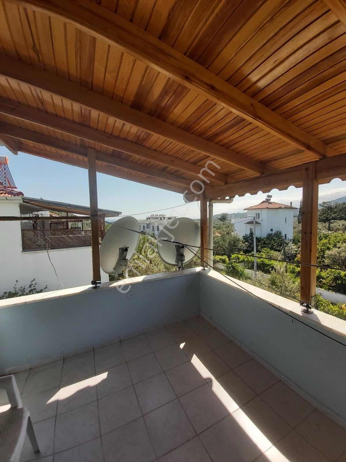Akçay Coşgun Emlak'tan Kızılkeçilide Tripleks Villa — fotoğraf 14