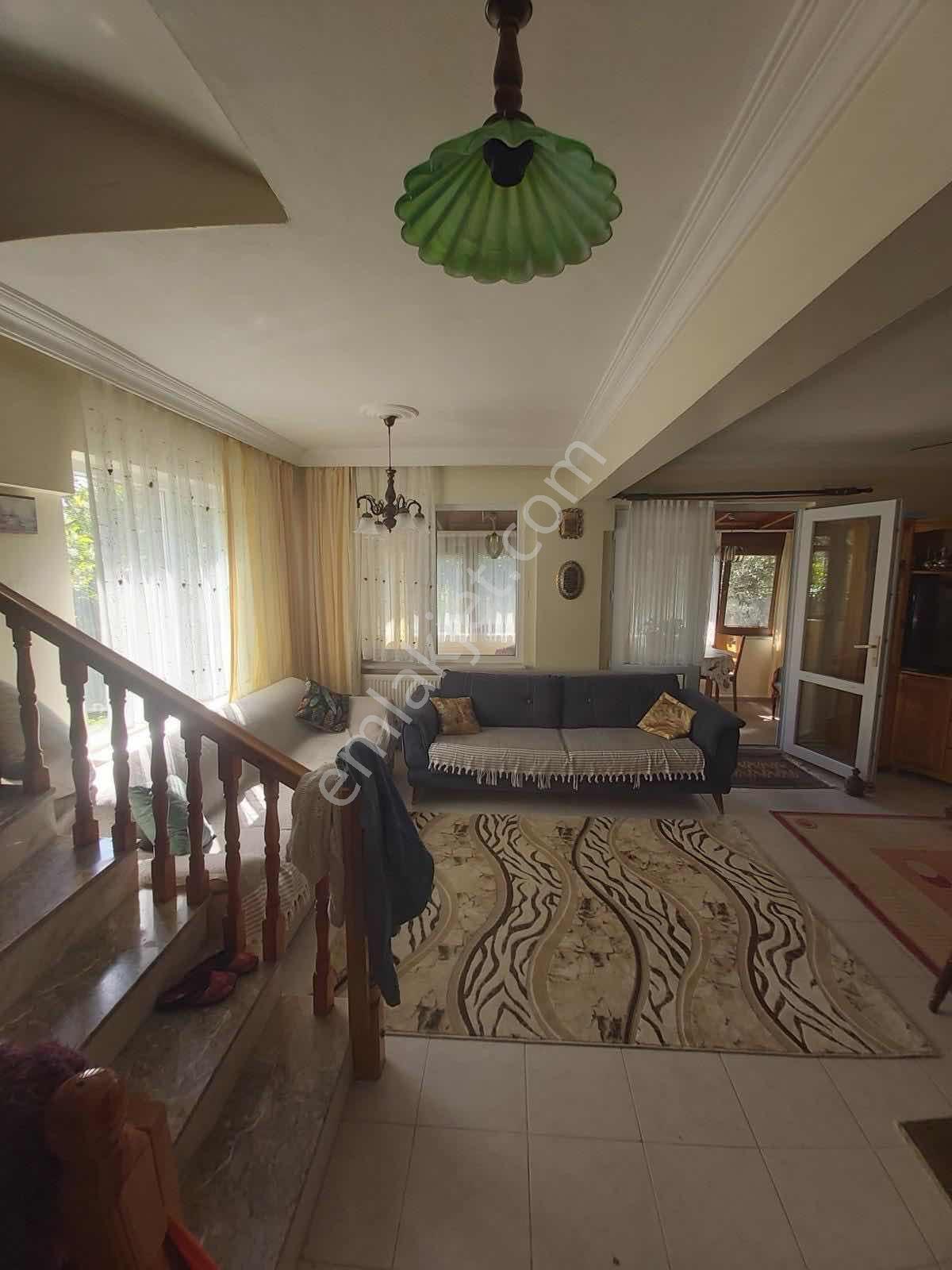 Akçay Coşgun Emlak'tan Kızılkeçilide Tripleks Villa — fotoğraf 16