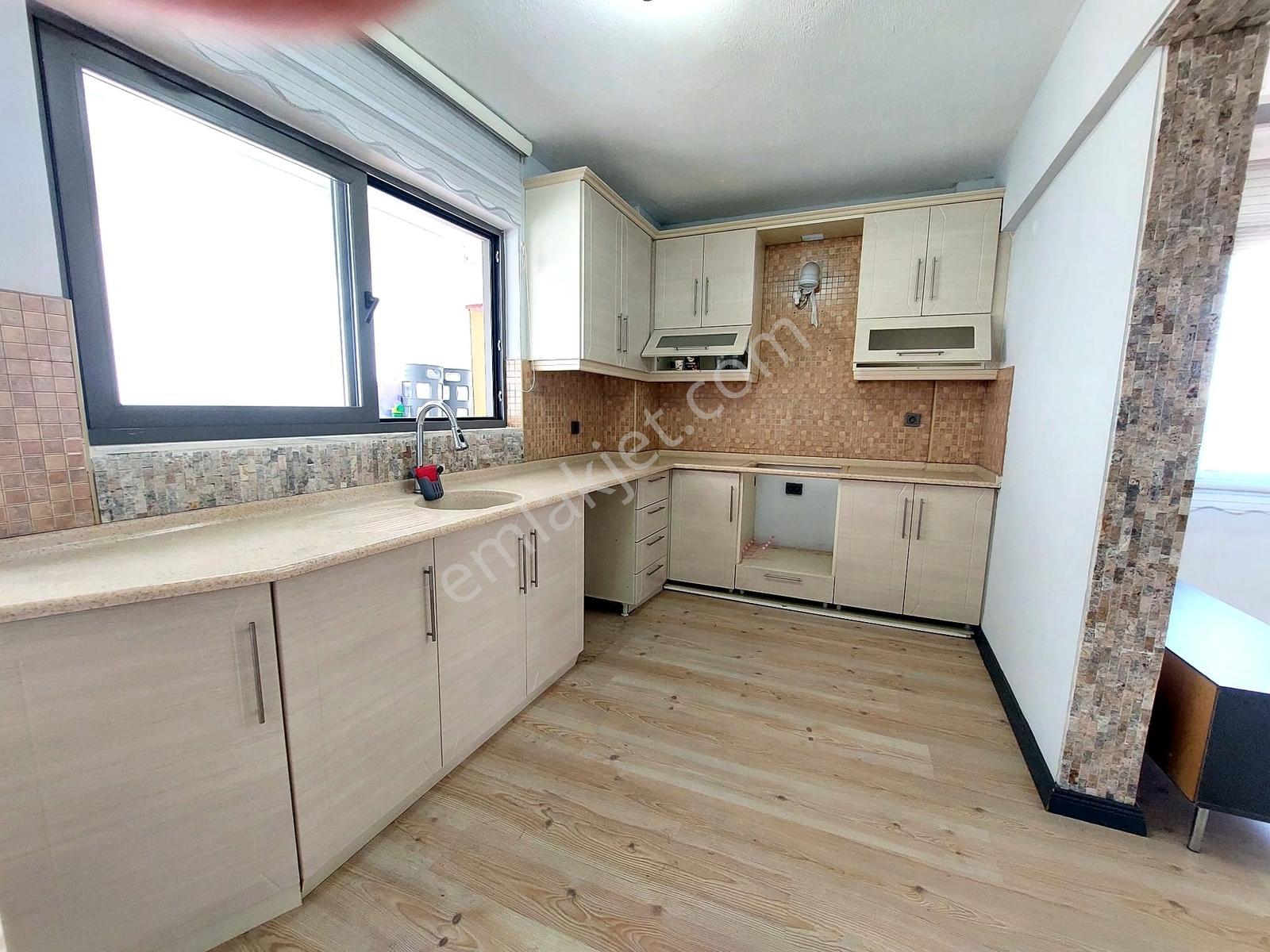 Kusadasi Merkez Hacifeyzullah Mah 3+1 Satilik Daire 5.500.000 Tl — fotoğraf 9