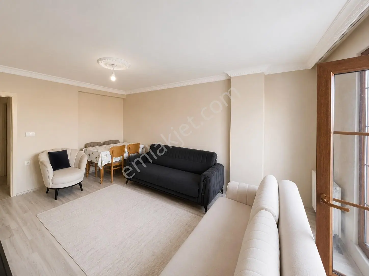 Eyüpsultanda Harika Konumda Manzaralı Satılık 2+1 Arakat Daire — fotoğraf 3