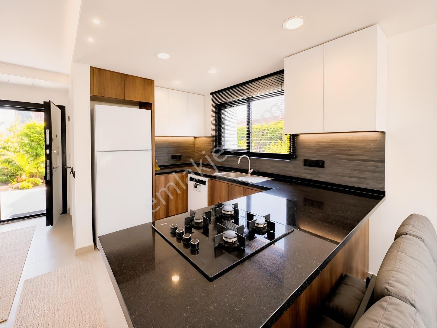 Denize Yakın,havuzlu Sitede Ferah Ve Havadar 3+1 Vill — fotoğraf 15