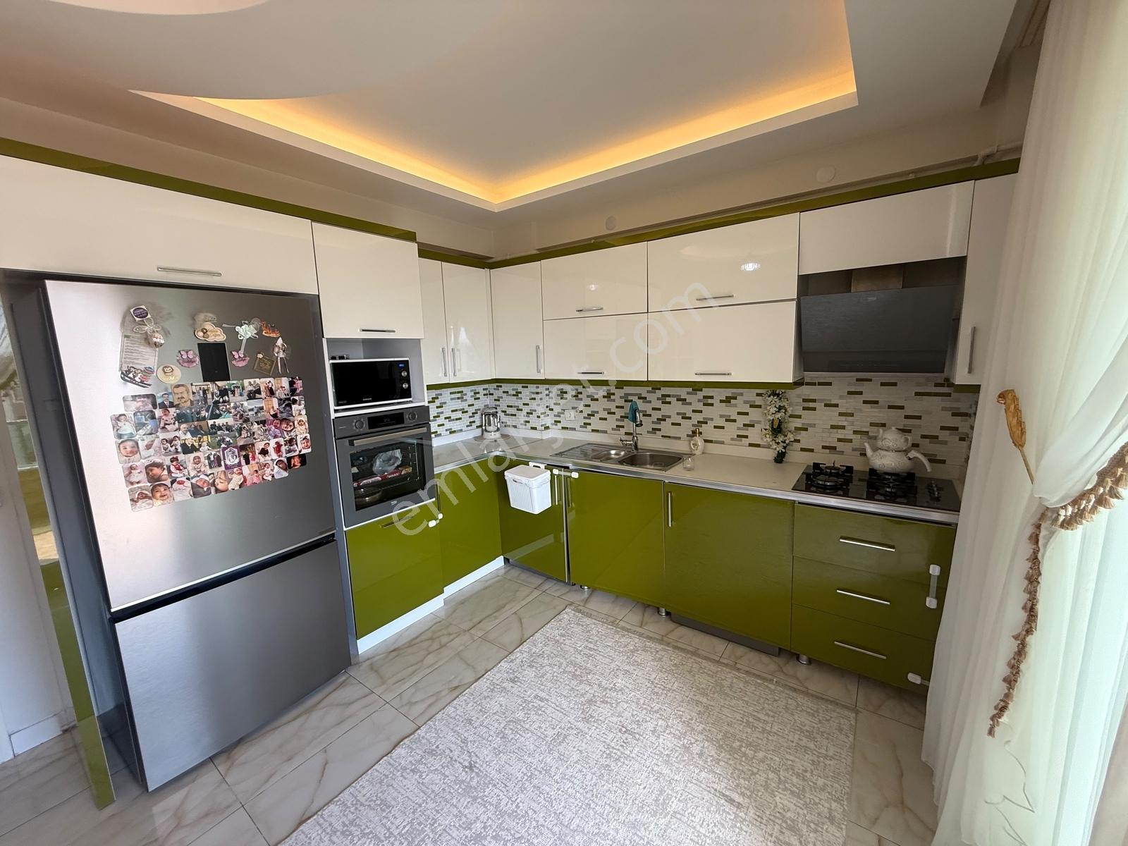 Bağcılar Ahmet Kaya Caddesinde 110m2 Ferah 2+1 — fotoğraf 2