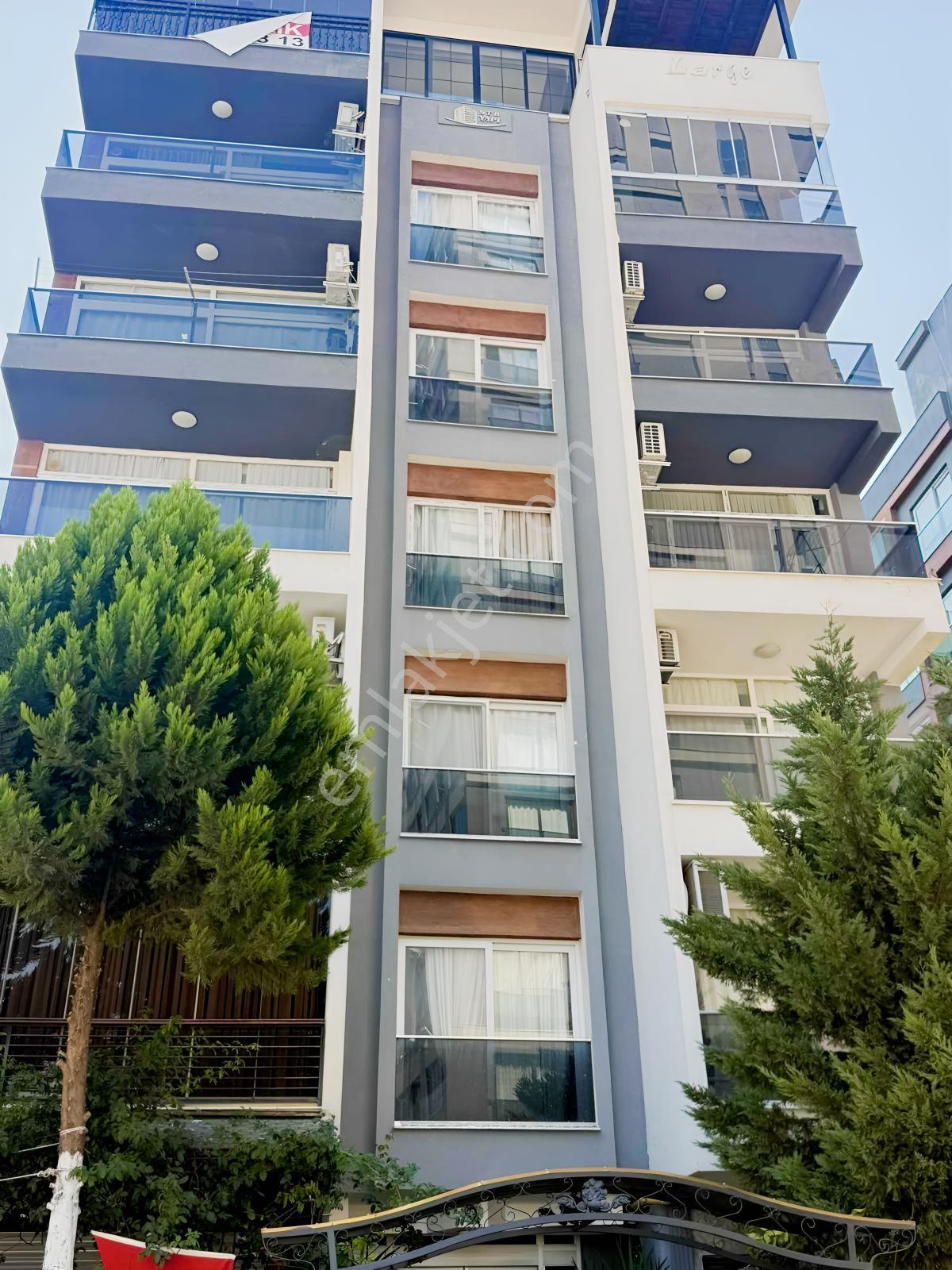 Mezitli Hükümet Konağı Karşısında Merkezi Lokasyonda