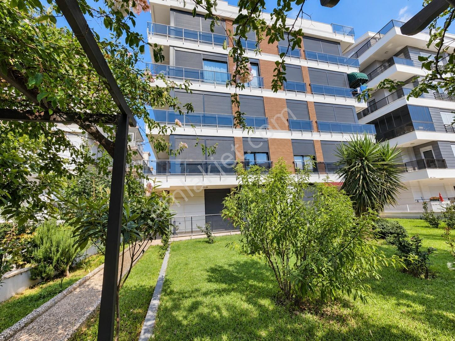 Antalya Bahçelievler'de Geniş Teraslı Satılık 3+1 Dubleks Daire — fotoğraf 2