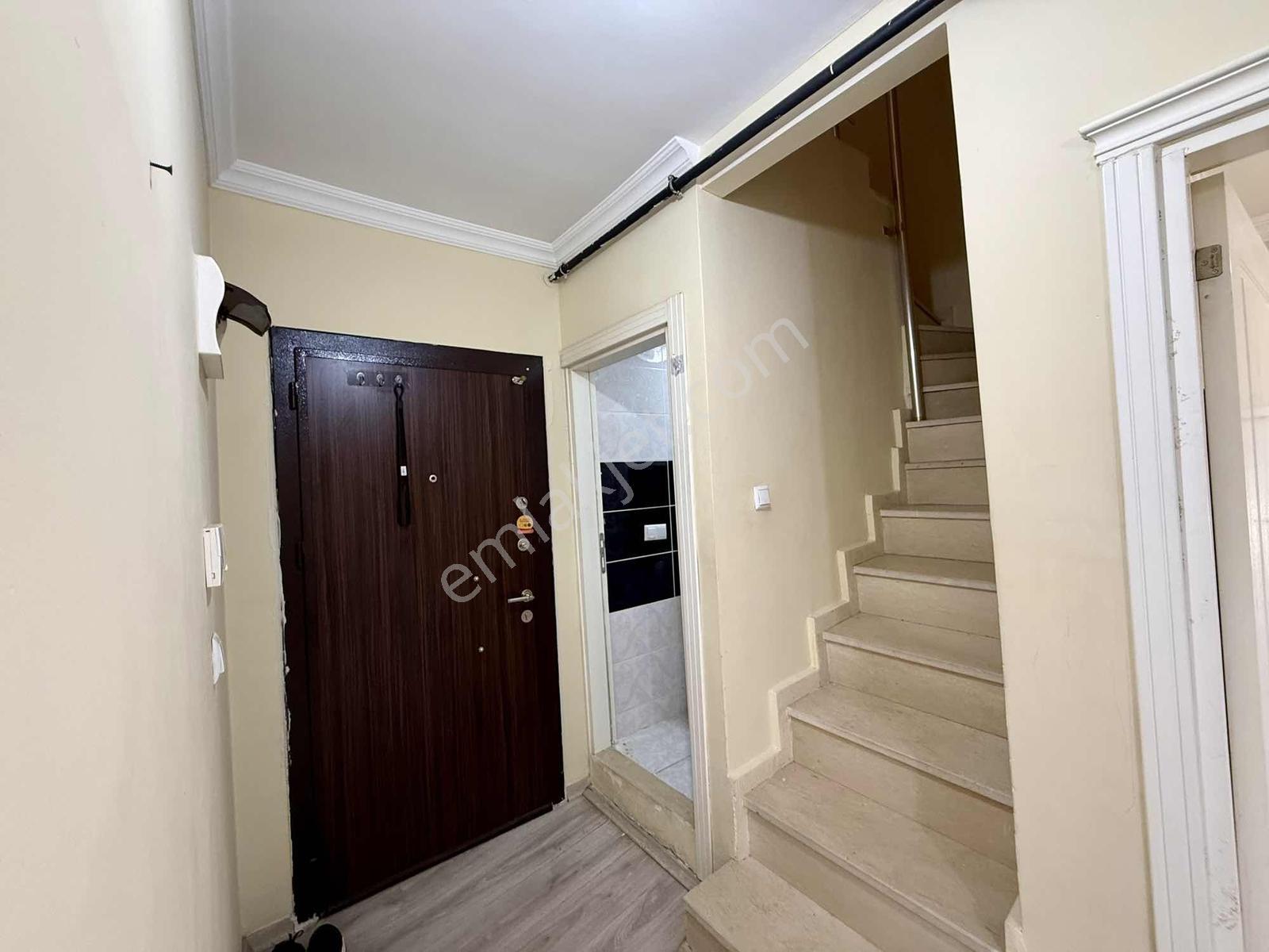 Van Sıhke Caddesi Üzerinde Satılık 2+1 Eşyalı Dublex Daire — fotoğraf 7