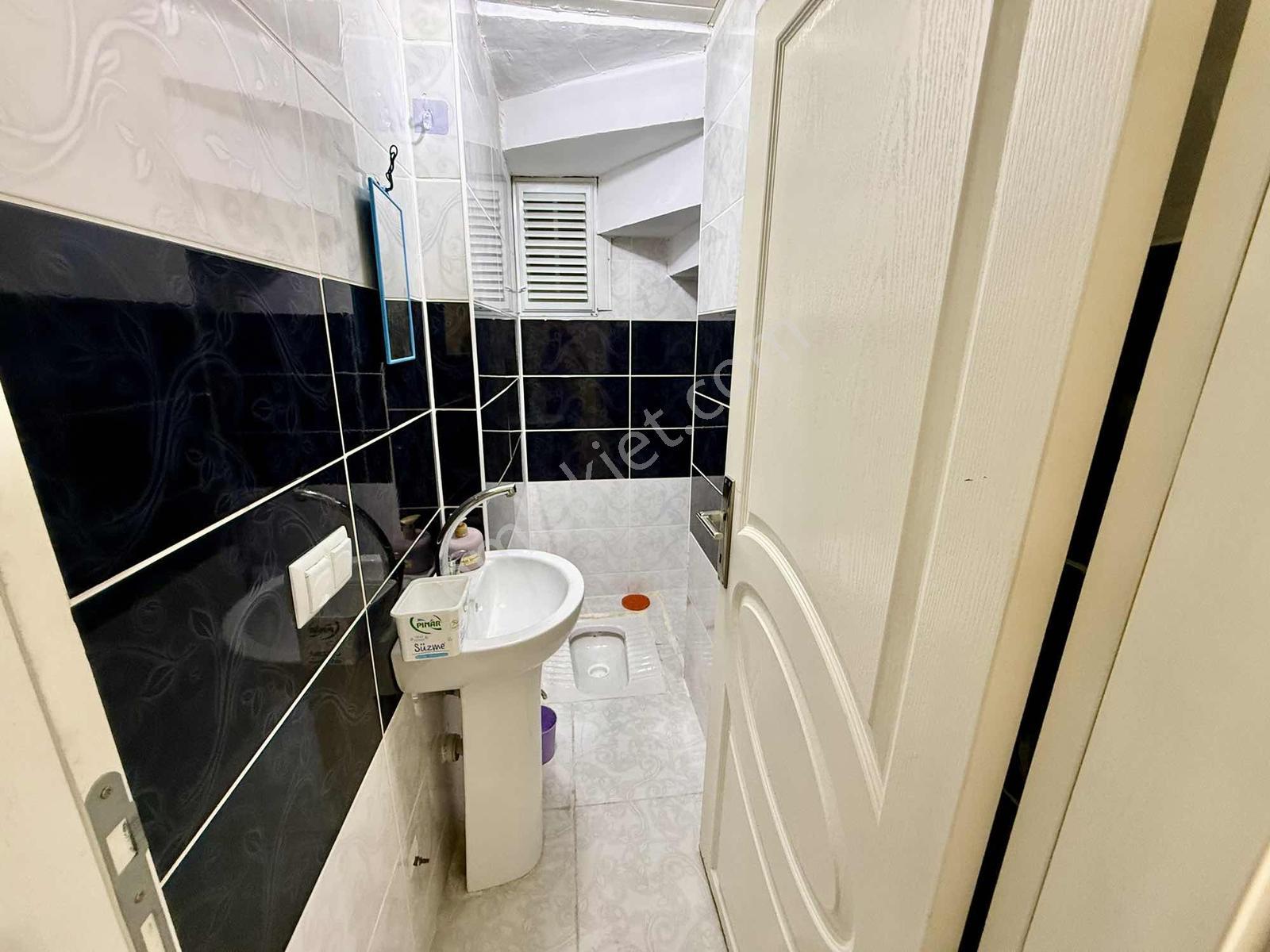 Van Sıhke Caddesi Üzerinde Satılık 2+1 Eşyalı Dublex Daire — fotoğraf 8