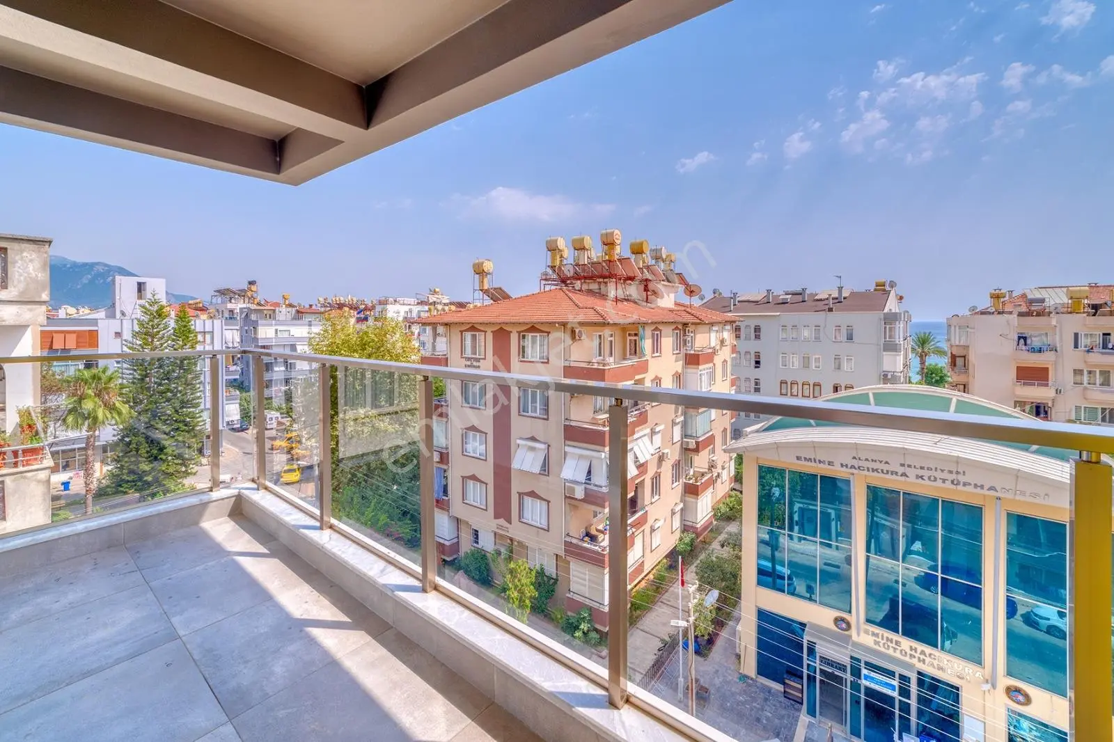 Alanya Merkez Full Eşyalı Satılık Deniz Manzaralı 1+1 — fotoğraf 2