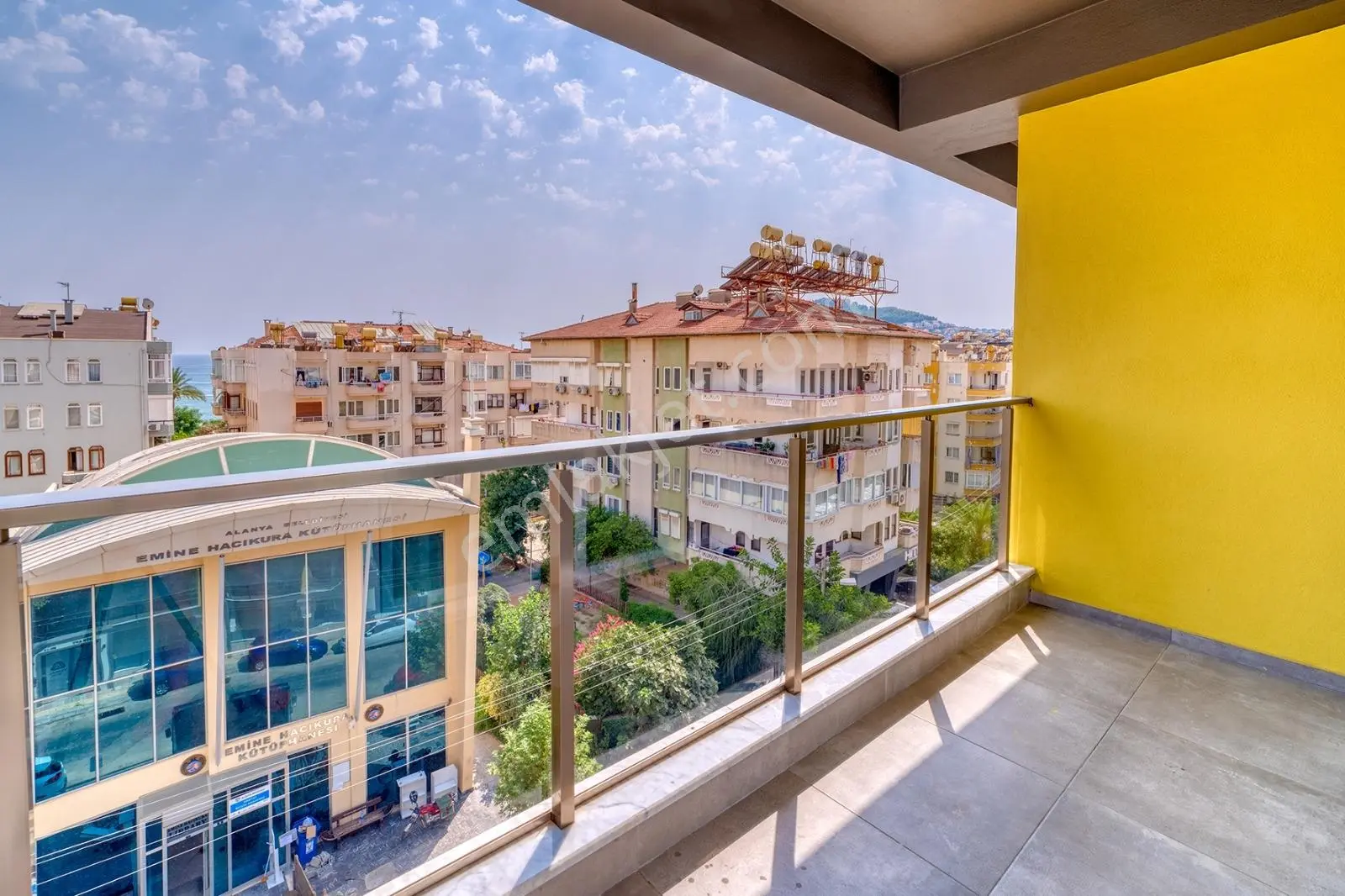 Alanya Merkez Full Eşyalı Satılık Deniz Manzaralı 1+1 — fotoğraf 3