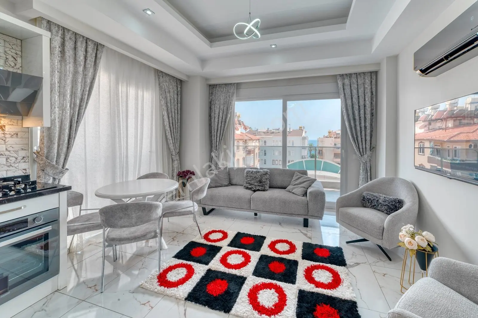 Alanya Merkez Full Eşyalı Satılık Deniz Manzaralı 1+1 — fotoğraf 4