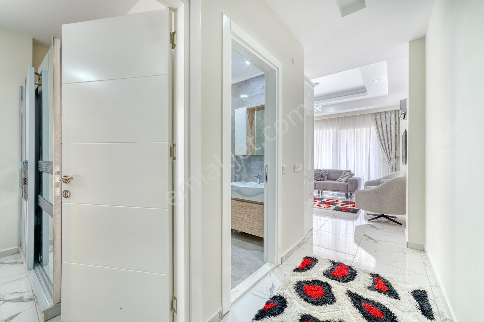 Alanya Merkez Full Eşyalı Satılık Deniz Manzaralı 1+1 — fotoğraf 8