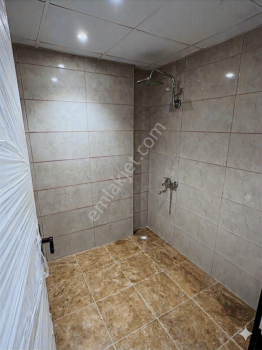 Kozan Gayrimenkulden Üniversite Kavşağında Acilll Sıfır 1+1 — fotoğraf 4