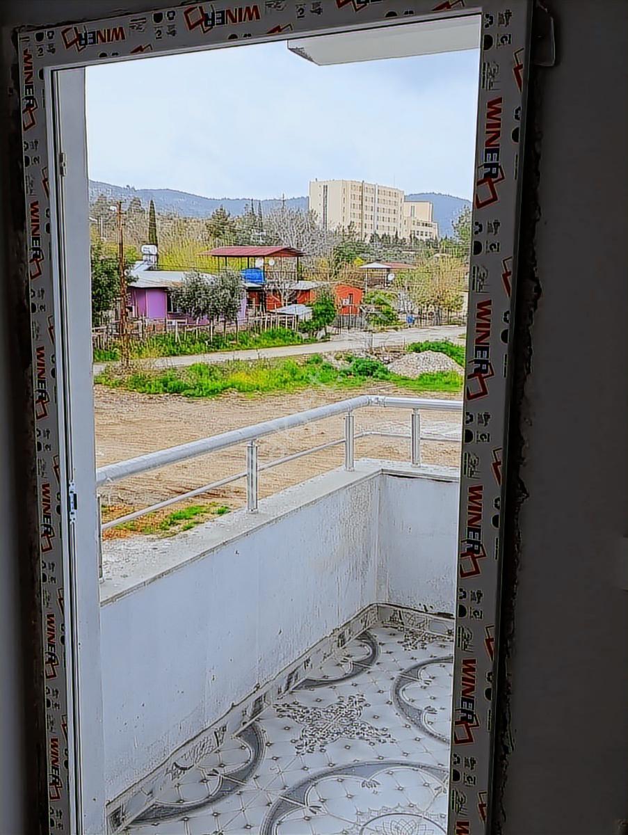 Kozan Gayrimenkulden Üniversite Kavşağında Acilll Sıfır 1+1 — fotoğraf 9