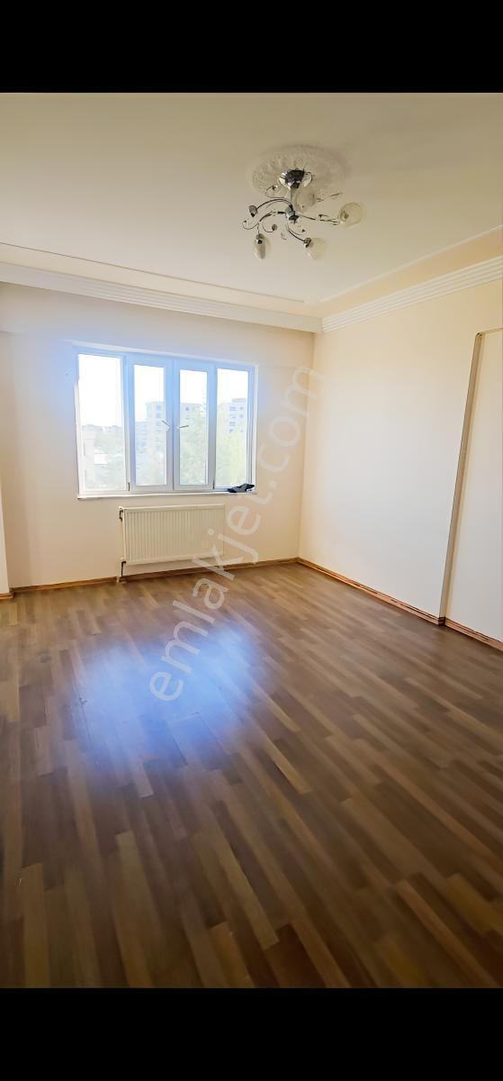 Bir Yapı Emlaktan Site İçerisinde 4+1 Ara Kat — fotoğraf 6