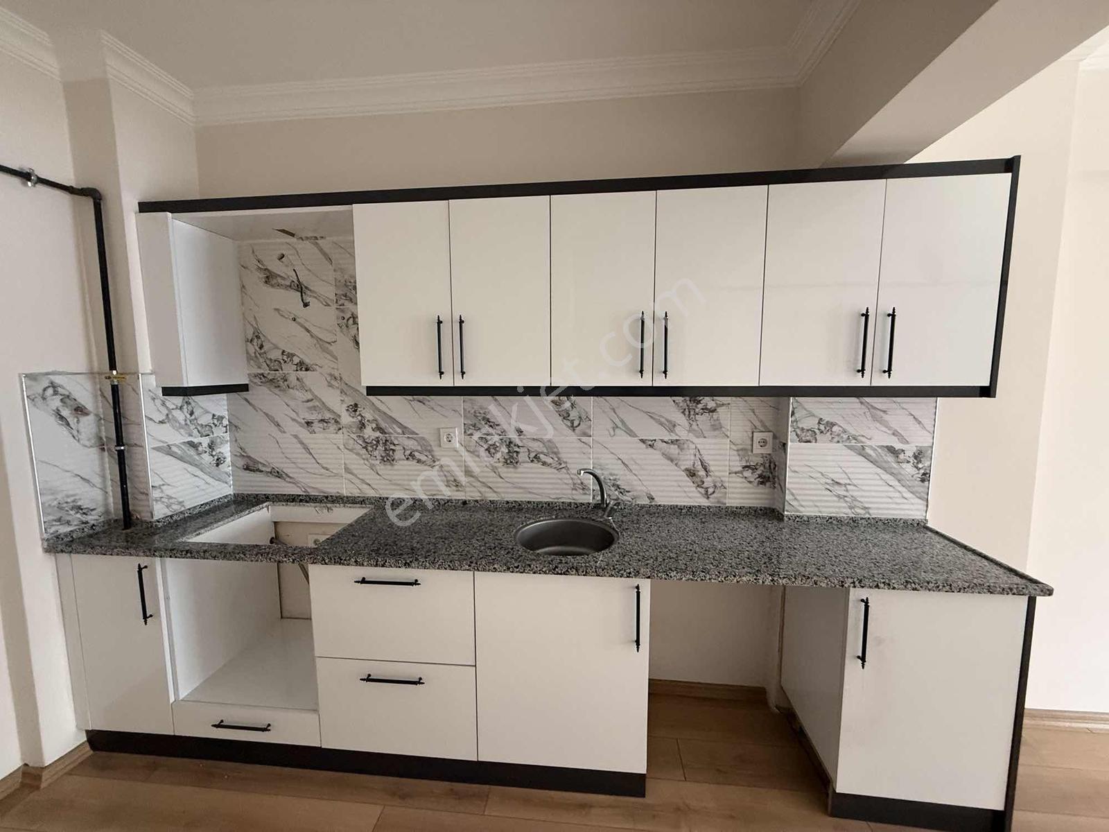 Yeni Mah. Vera Home 1+1 Doğalgazlı Arakat Daire — fotoğraf 2