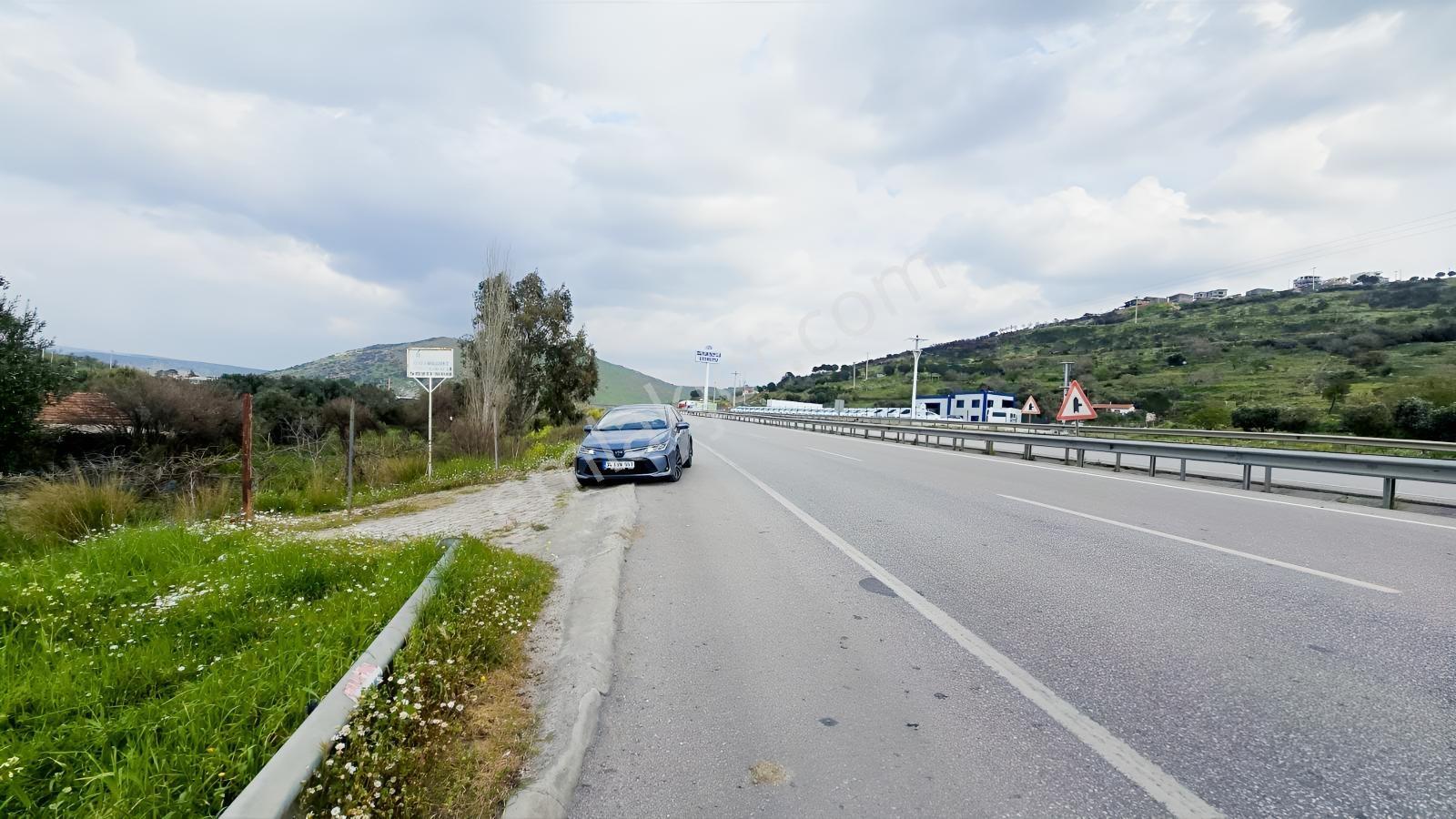 Emiralem Merkez 500 M² Yerimiz Acil Satılıktır
