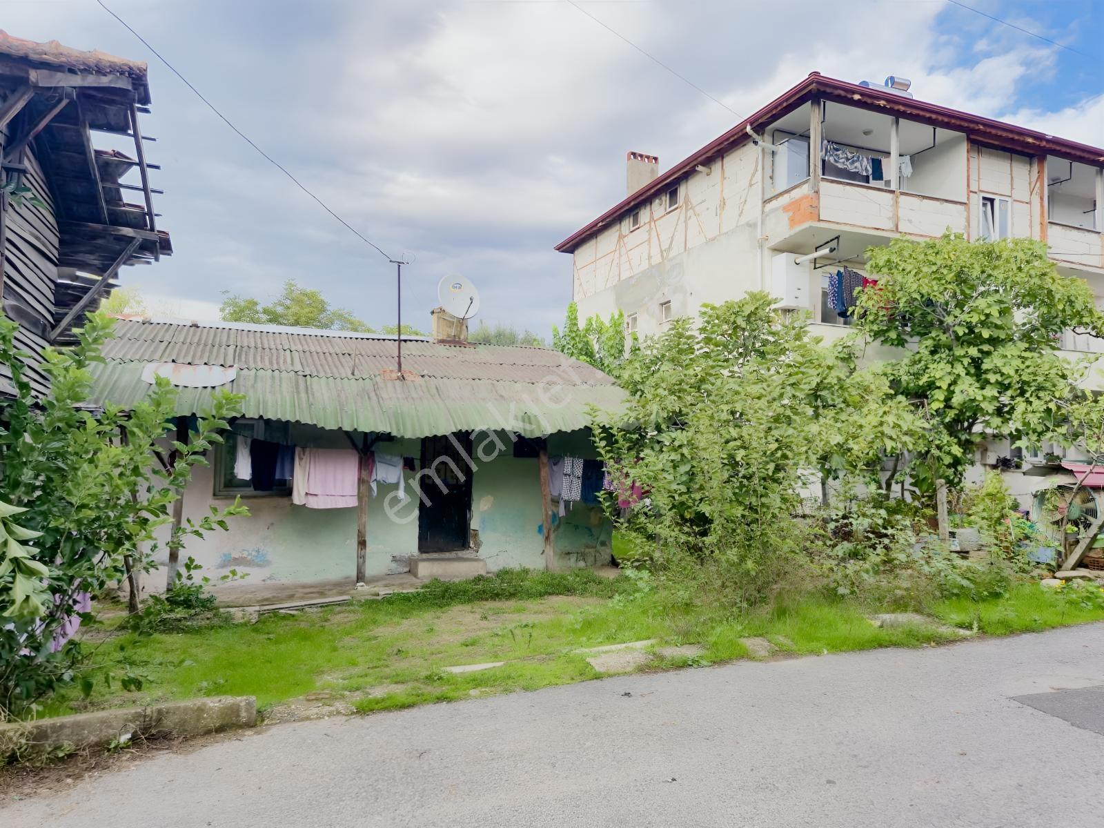 Adaplatin'den Geyve Merkezde 300 M2 Köşe Arsa %40 3 Kat İmarlı — fotoğraf 4