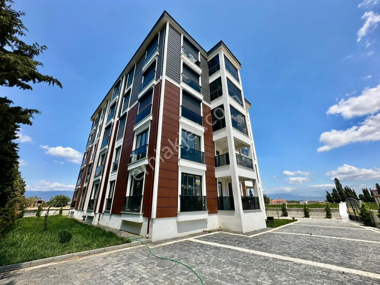 ꧁ay Emlak'tan꧂ören Bahçelievler'de Asansörlü Şık Tasarım Satılık Ön Cephe 1+1 Ultra Lüx Daire — fotoğraf 2