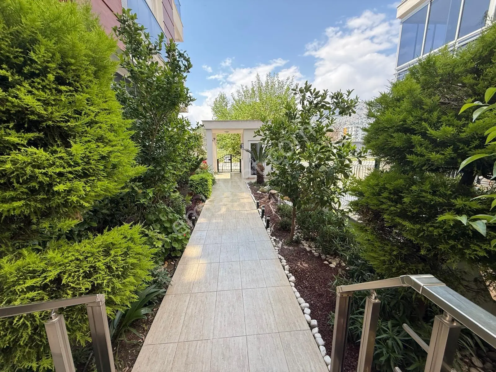 Liman’da 2+1 Satılık Eşyalı Yüzme Havuzlu Daire — fotoğraf 4