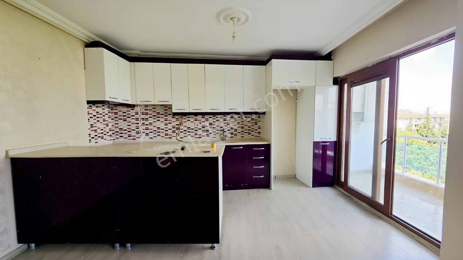 Menemen İsmet İnönü Merkez 2+1 Geniş Daire — fotoğraf 2