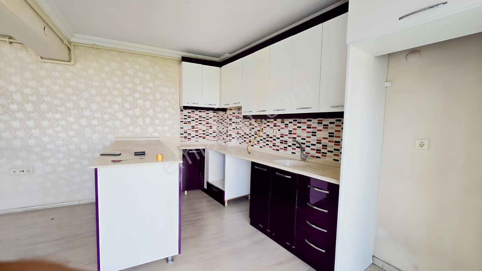 Menemen İsmet İnönü Merkez 2+1 Geniş Daire — fotoğraf 3