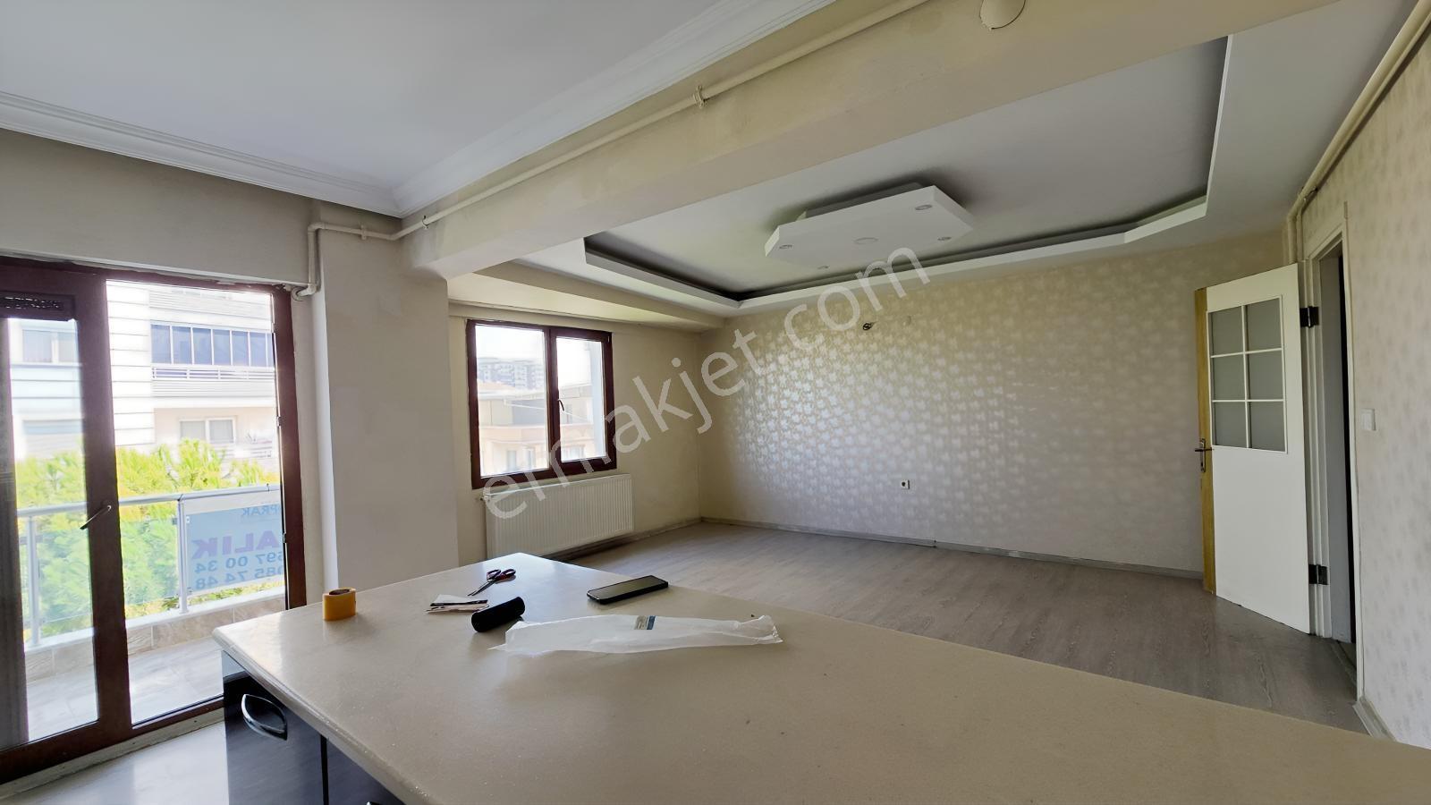 Menemen İsmet İnönü Merkez 2+1 Geniş Daire — fotoğraf 6