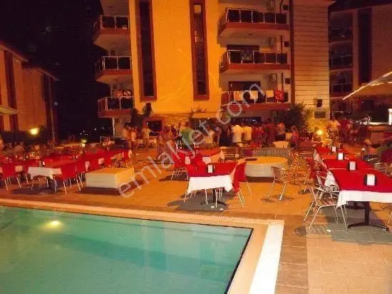 Havuzlu Güvenlikli Sitede Satılık Daire — fotoğraf 5