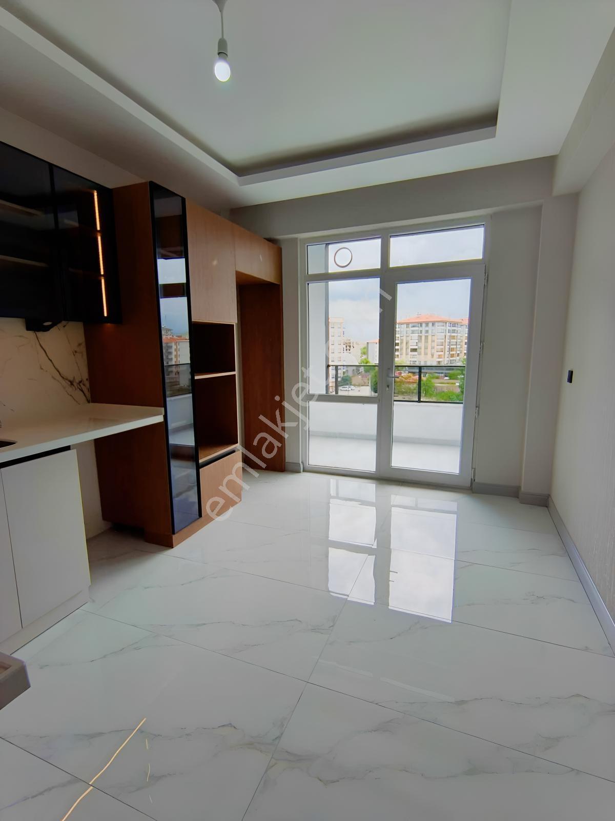 Cengizler'den Satılık 2+1 Arakat Daire — fotoğraf 2