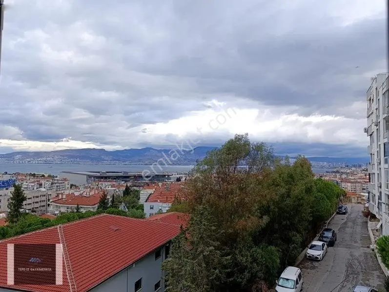 İzmir Demokrasi Üniversitesi Yakını Deniz Manzaralı Daire.. — fotoğraf 2