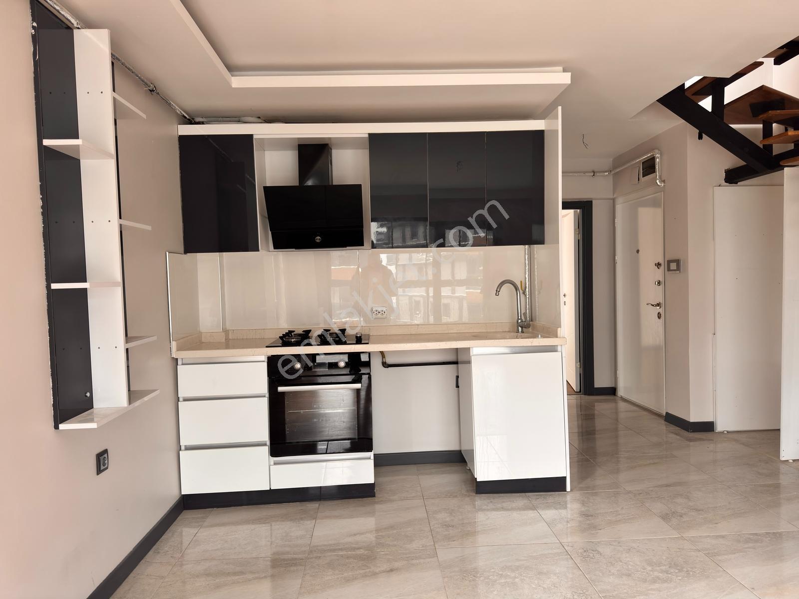 İncek Mahallesinde Bulvarın Dibinde Satılık 2+1 Teraslı Daire — fotoğraf 10