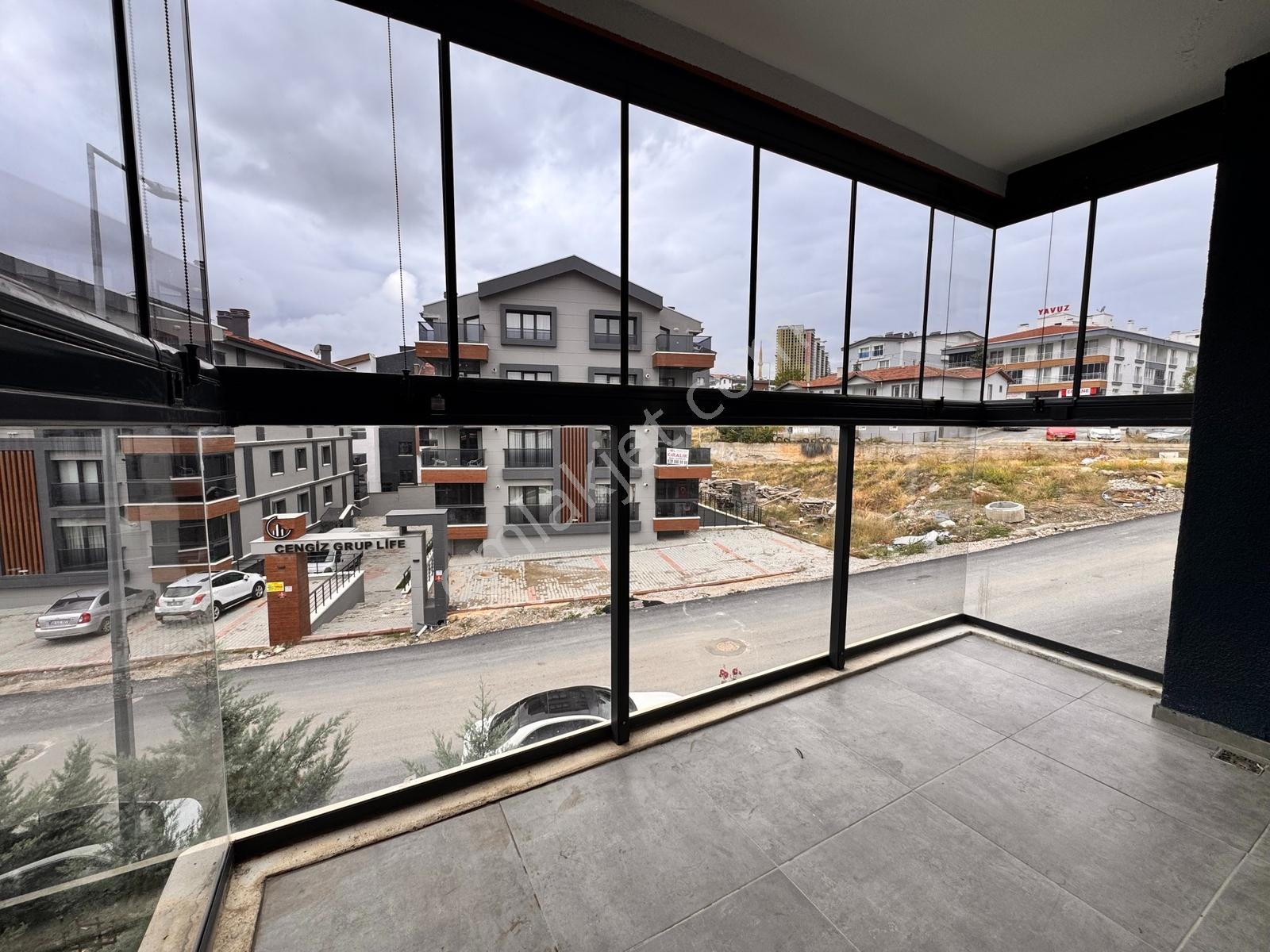 İncek Mahallesinde Bulvarın Dibinde Satılık 2+1 Teraslı Daire — fotoğraf 13