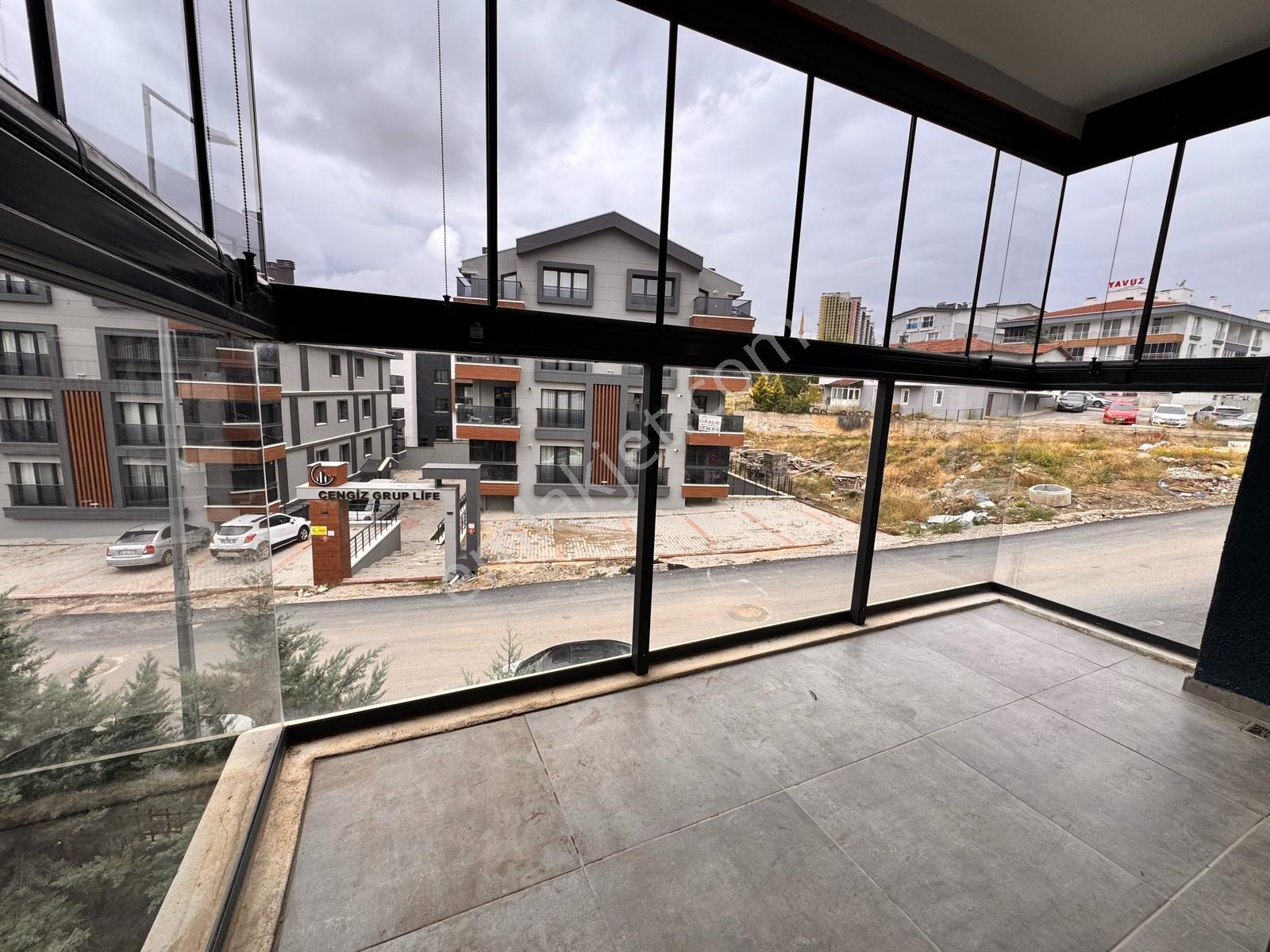 İncek Mahallesinde Bulvarın Dibinde Satılık 2+1 Teraslı Daire — fotoğraf 14