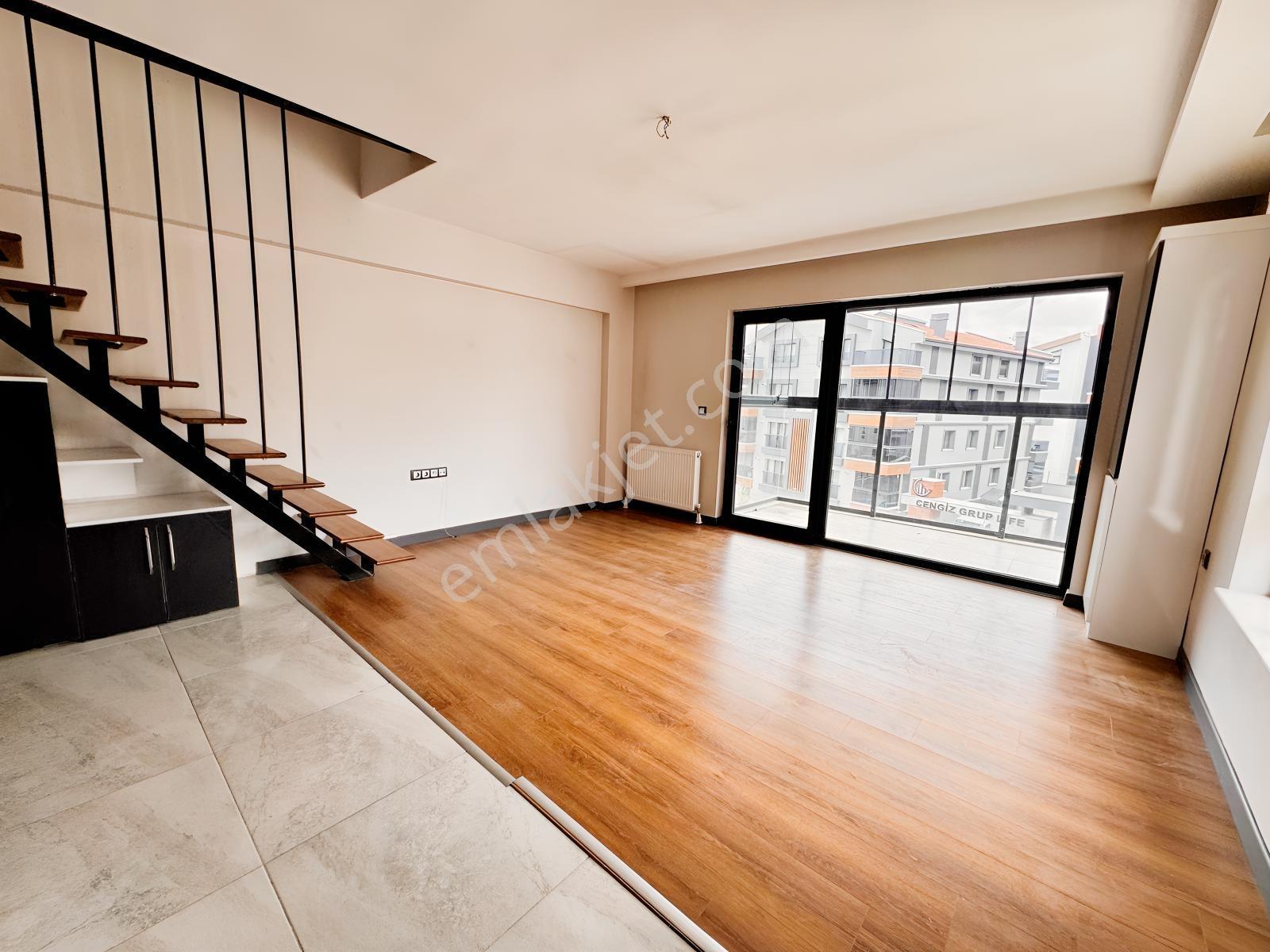 İncek Mahallesinde Bulvarın Dibinde Satılık 2+1 Teraslı Daire — fotoğraf 16