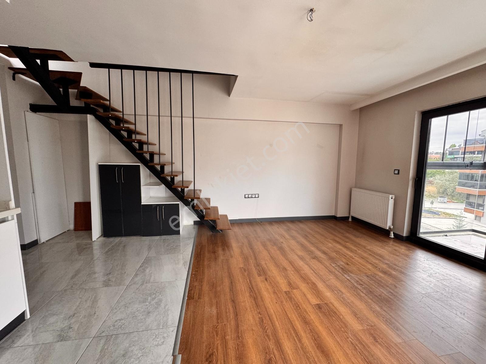 İncek Mahallesinde Bulvarın Dibinde Satılık 2+1 Teraslı Daire — fotoğraf 17