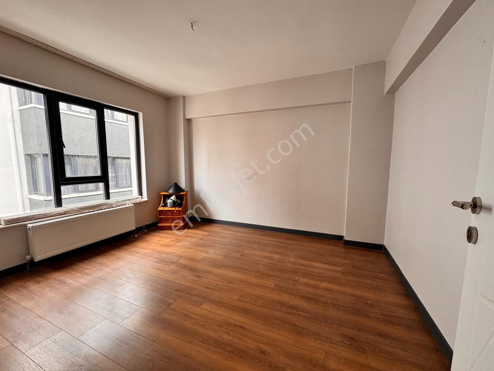 İncek Mahallesinde Bulvarın Dibinde Satılık 2+1 Teraslı Daire — fotoğraf 20