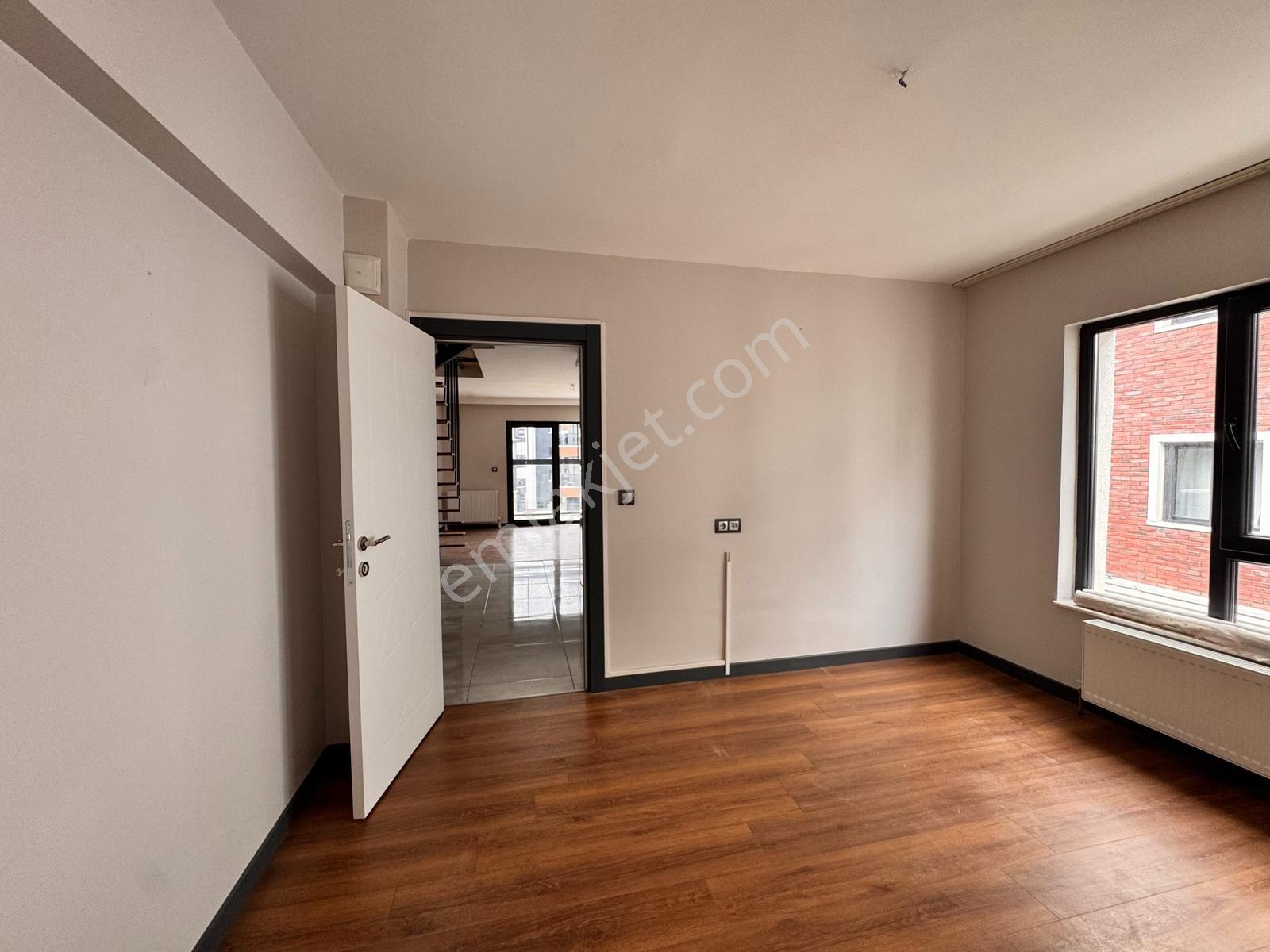 İncek Mahallesinde Bulvarın Dibinde Satılık 2+1 Teraslı Daire — fotoğraf 23