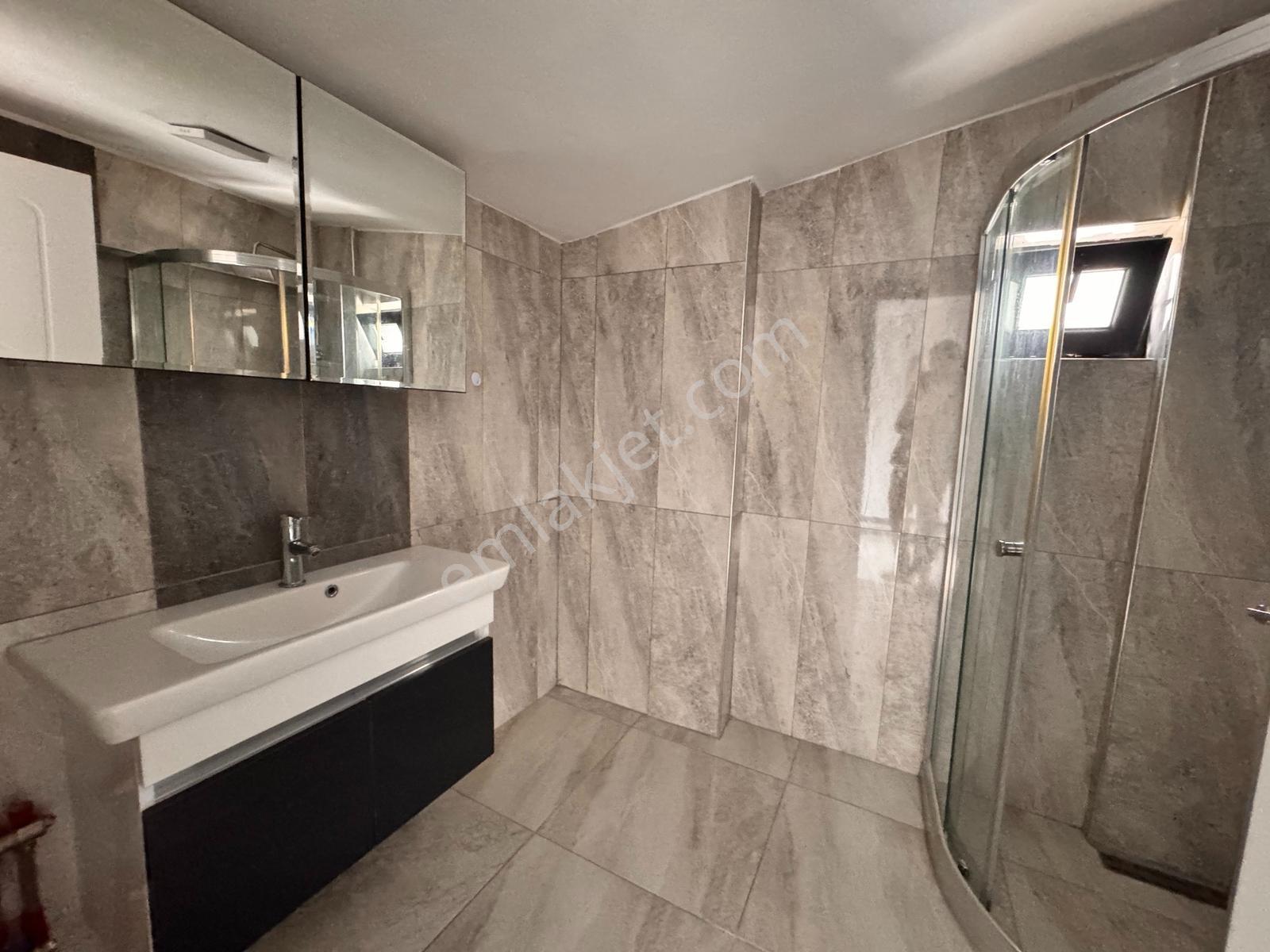 İncek Mahallesinde Bulvarın Dibinde Satılık 2+1 Teraslı Daire — fotoğraf 25