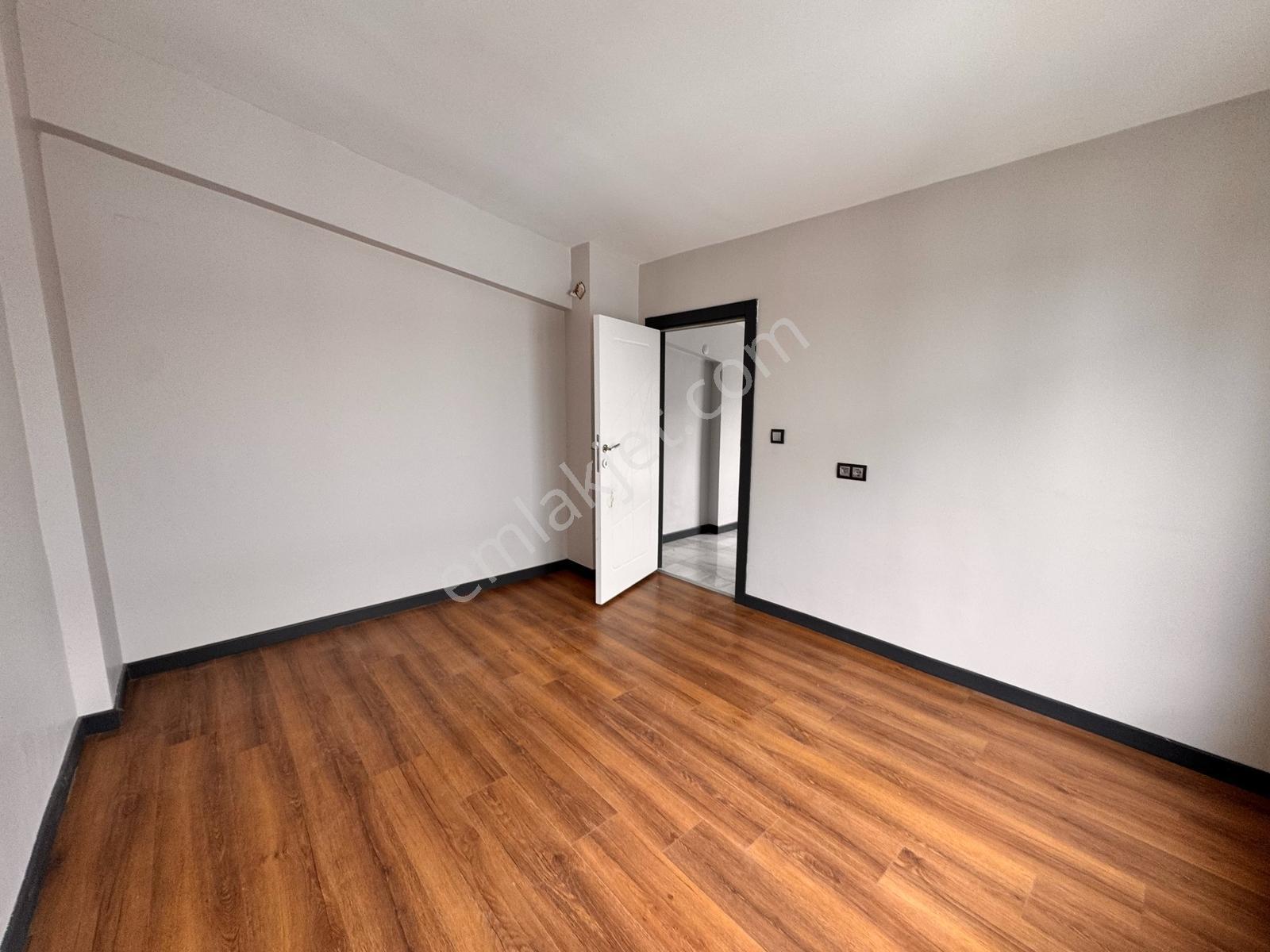 İncek Mahallesinde Bulvarın Dibinde Satılık 2+1 Teraslı Daire — fotoğraf 27