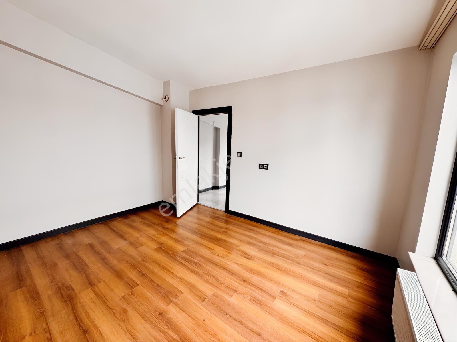 İncek Mahallesinde Bulvarın Dibinde Satılık 2+1 Teraslı Daire — fotoğraf 28
