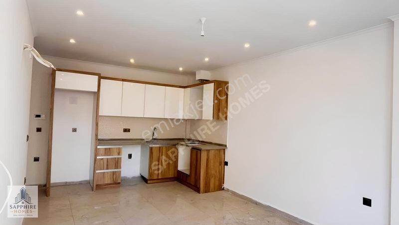 Alanya Merkez'de Tek Bloklu Site İçinde 2+1 Sıfır Daire — fotoğraf 5