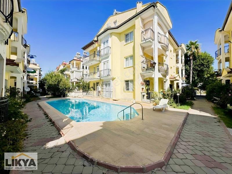 Fethiye Babataşı'nda Havuzlu Sitede Satılık 2+1 Eşyalı Daire — fotoğraf 2